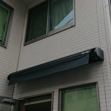 東京都大田区｜手動式オーニングテントの施工事例（店舗・軒先）