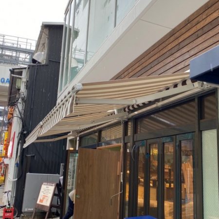 東京都武蔵野市｜手動式オーニングテントの施工事例（飲食店）